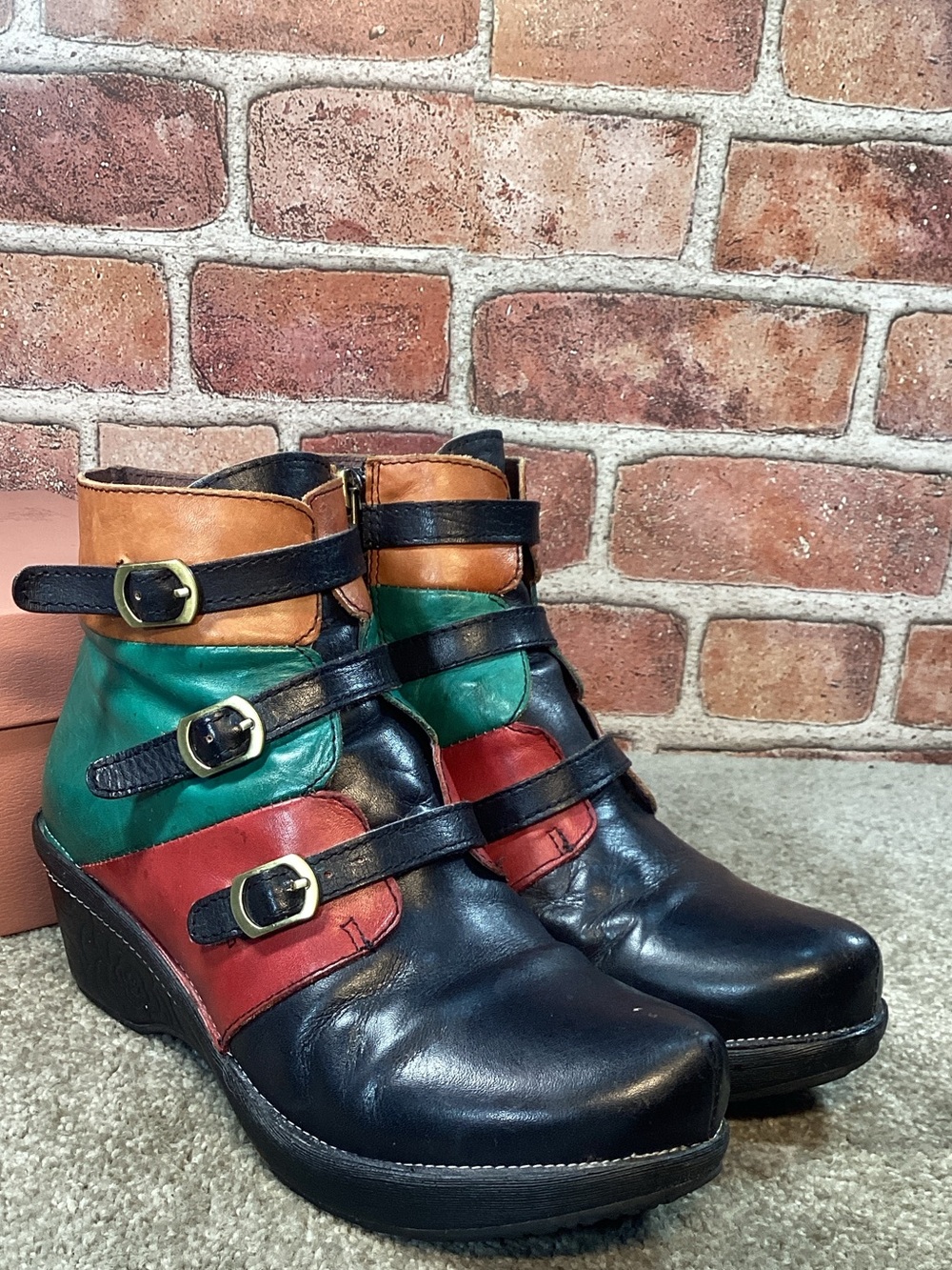 L’Artiste by Spring Step Muqui womens ankle boots size 6